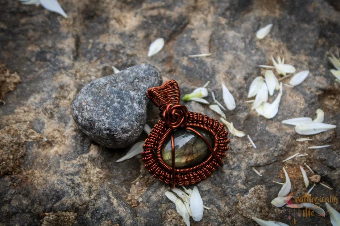 Green Labradorite Gemstone Coiled Wire Rose Pendant – Handmade Anti-Tarnish Copper Wire Wrapped Jewelry