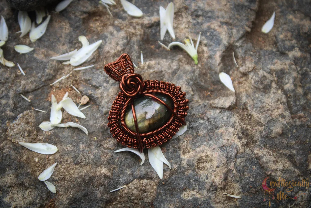 Green Labradorite Gemstone Coiled Wire Rose Pendant – Handmade Anti-Tarnish Copper Wire Wrapped Jewelry