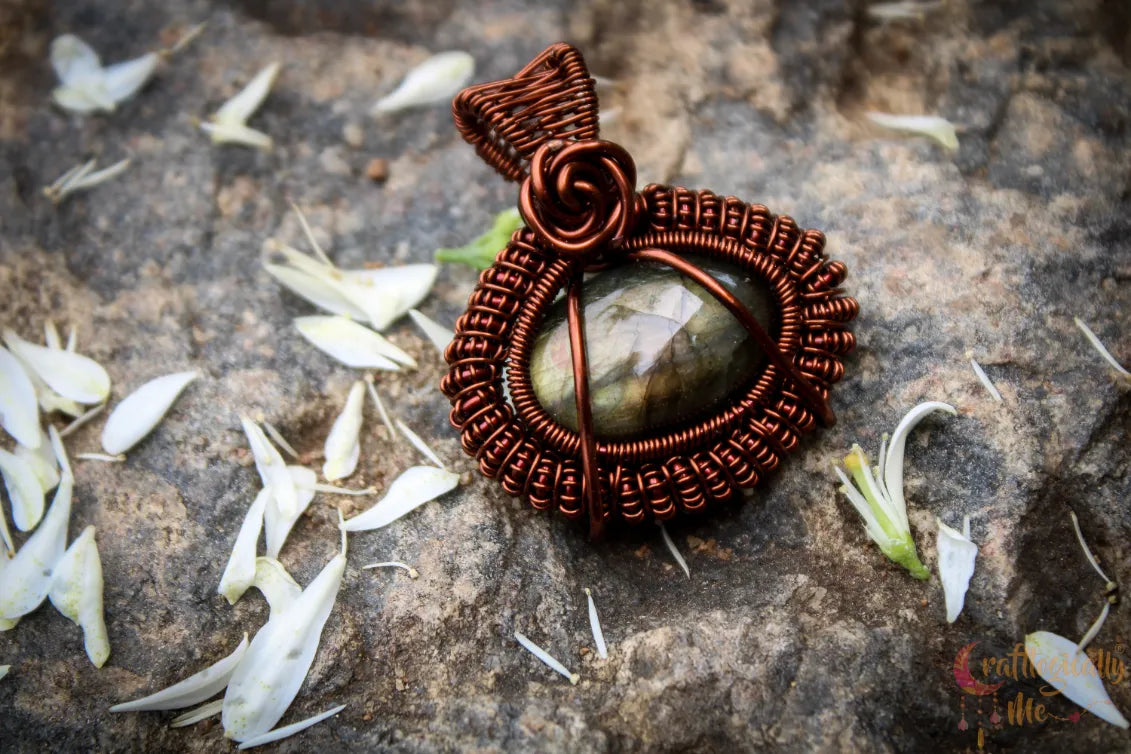 Green Labradorite Gemstone Coiled Wire Rose Pendant – Handmade Anti-Tarnish Copper Wire Wrapped Jewelry