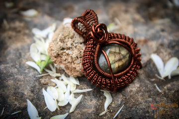 Green Labradorite Gemstone Coiled Wire Rose Pendant – Handmade Anti-Tarnish Copper Wire Wrapped Jewelry