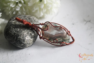 Moss Agate Gemstone Oval Minimalistic Wrap Pendant – Handmade Anti-Tarnish Copper Jewelry