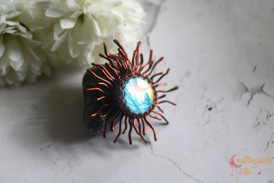 Blue Flash Labradorite Gemstone Sun Pendant – Handmade Anti-Tarnish Copper Wire Wrapped Jewelry