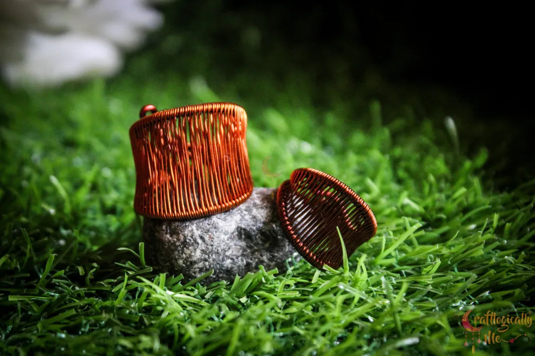 Leaf Wire Loom Ring – Handmade Nature-Inspired Adjustable Ring