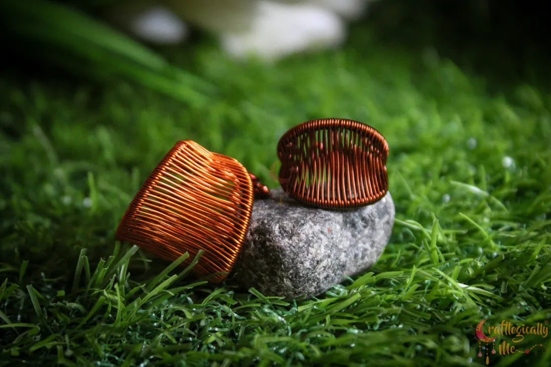 Leaf Wire Loom Ring – Handmade Nature-Inspired Adjustable Ring
