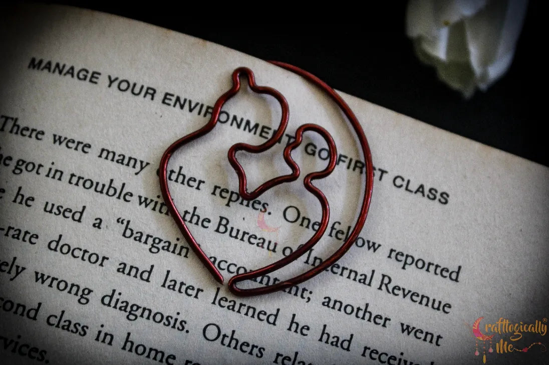 Mom and Baby Circle Bookmark – Handmade Wire Art Bookmark