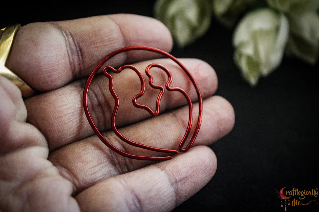 Mom and Baby Circle Bookmark – Handmade Wire Art Bookmark