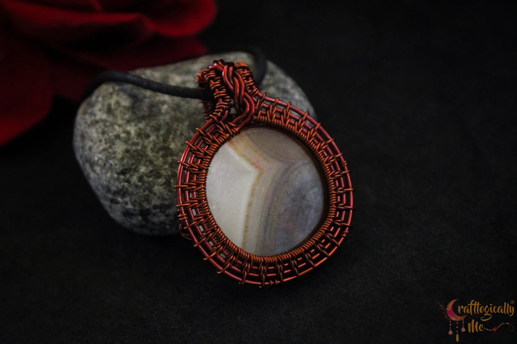 Crazy Lace Agate Round Gemstone Pendant – Anti-Tarnish Copper Jewelry