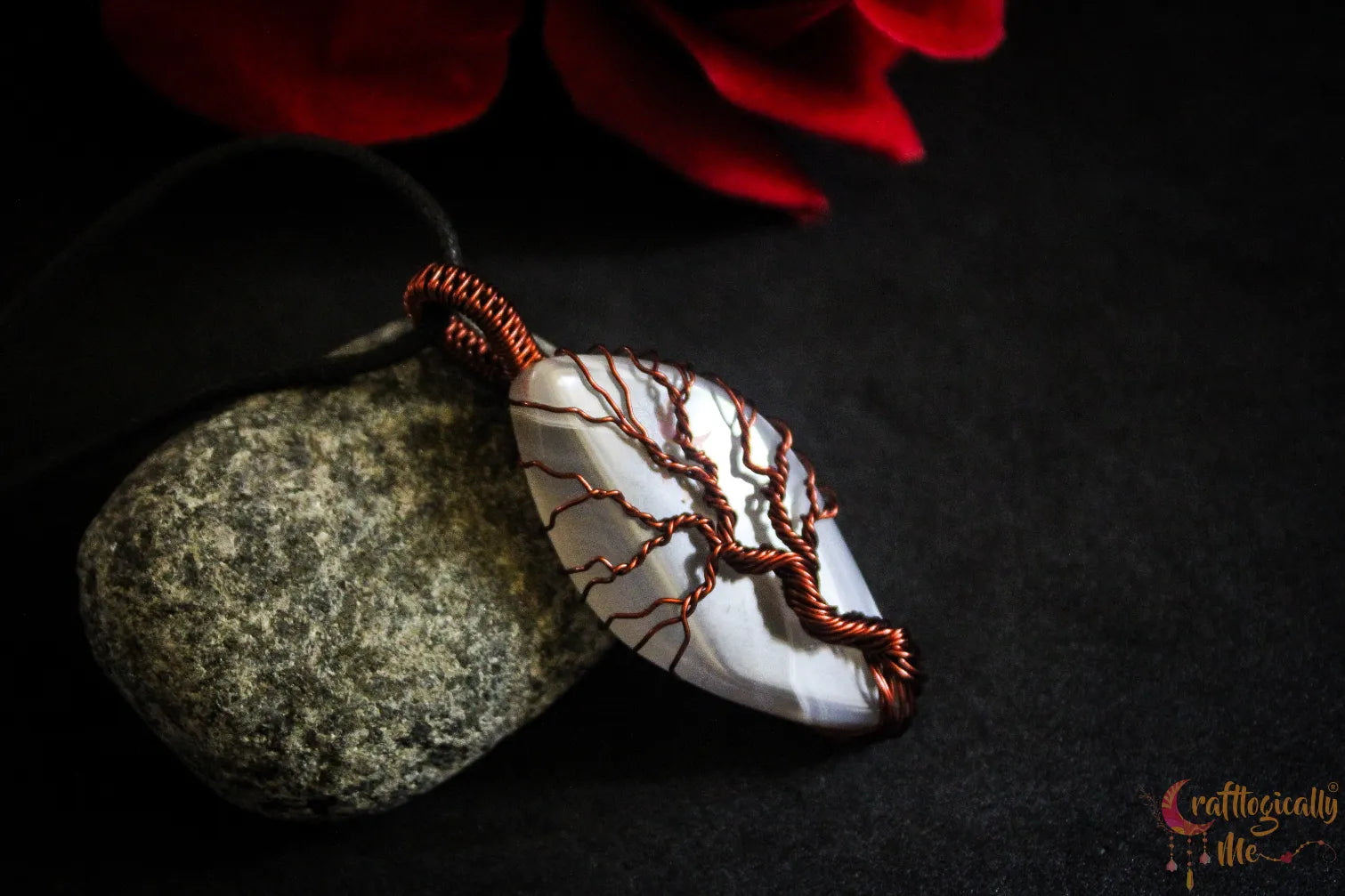 Crazy Lace Agate Tree of Life Gemstone Pendant – Anti-Tarnish Copper Jewelry