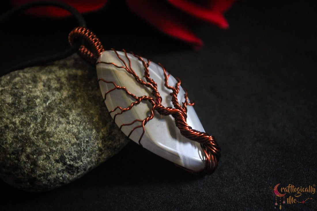 Crazy Lace Agate Tree of Life Gemstone Pendant – Anti-Tarnish Copper Jewelry