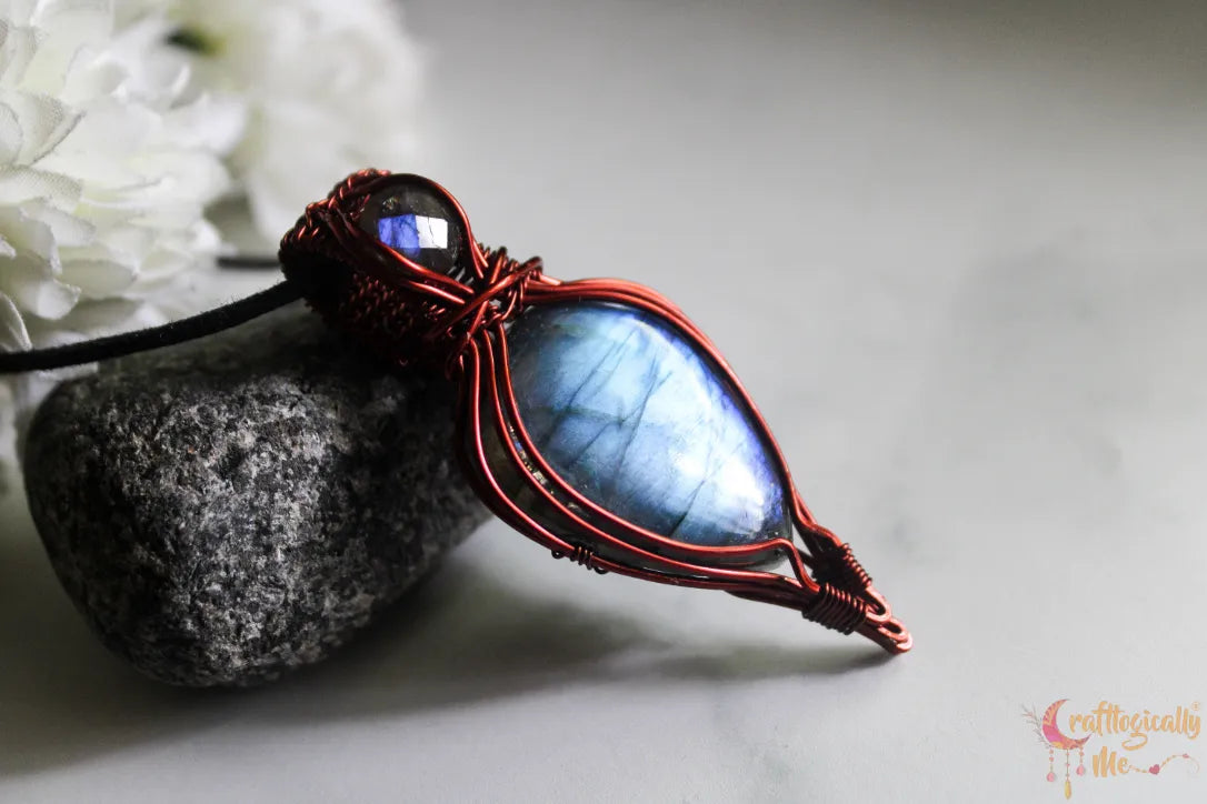 Blue Labradorite Elven Style Gemstone Pendant – Anti-Tarnish Copper Jewelry