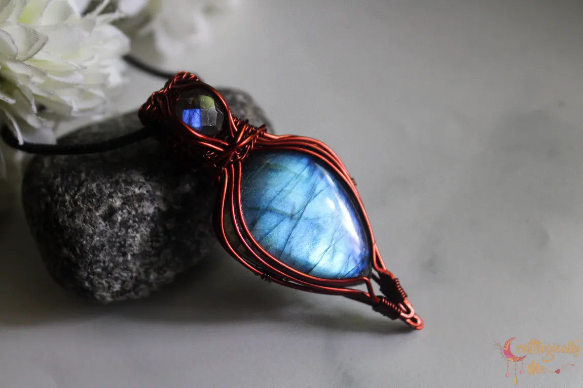 Blue Labradorite Elven Style Gemstone Pendant – Anti-Tarnish Copper Jewelry