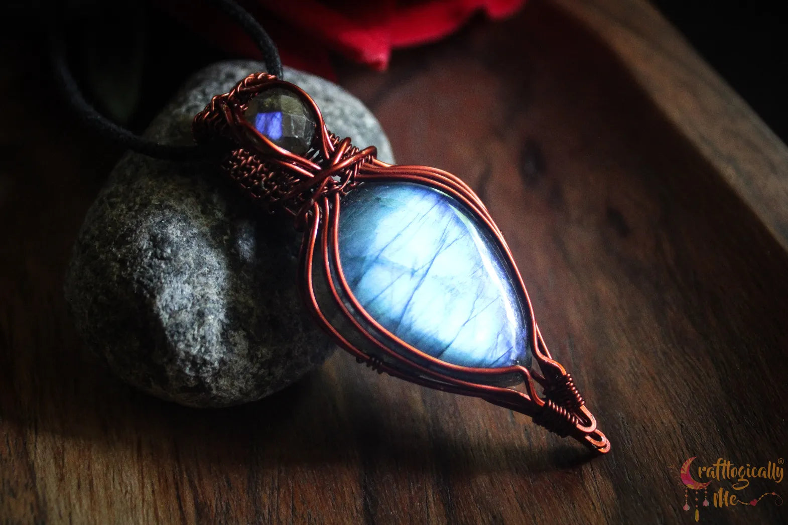 Blue Labradorite Elven Style Gemstone Pendant – Anti-Tarnish Copper Jewelry