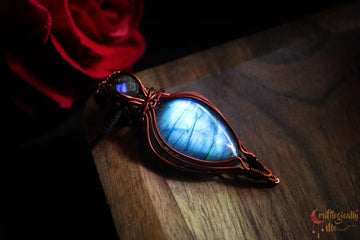 Blue Labradorite Elven Style Gemstone Pendant – Anti-Tarnish Copper Jewelry