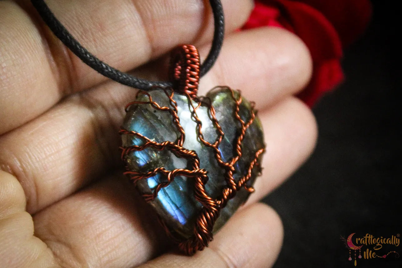 Blue Labradorite Tree of Life Gemstone Pendant – Anti-Tarnish Copper Jewelry