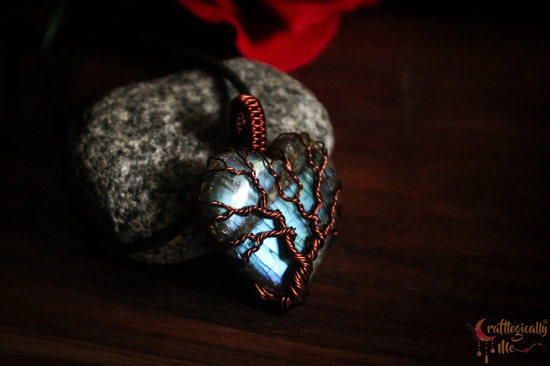 Blue Labradorite Tree of Life Gemstone Pendant – Anti-Tarnish Copper Jewelry