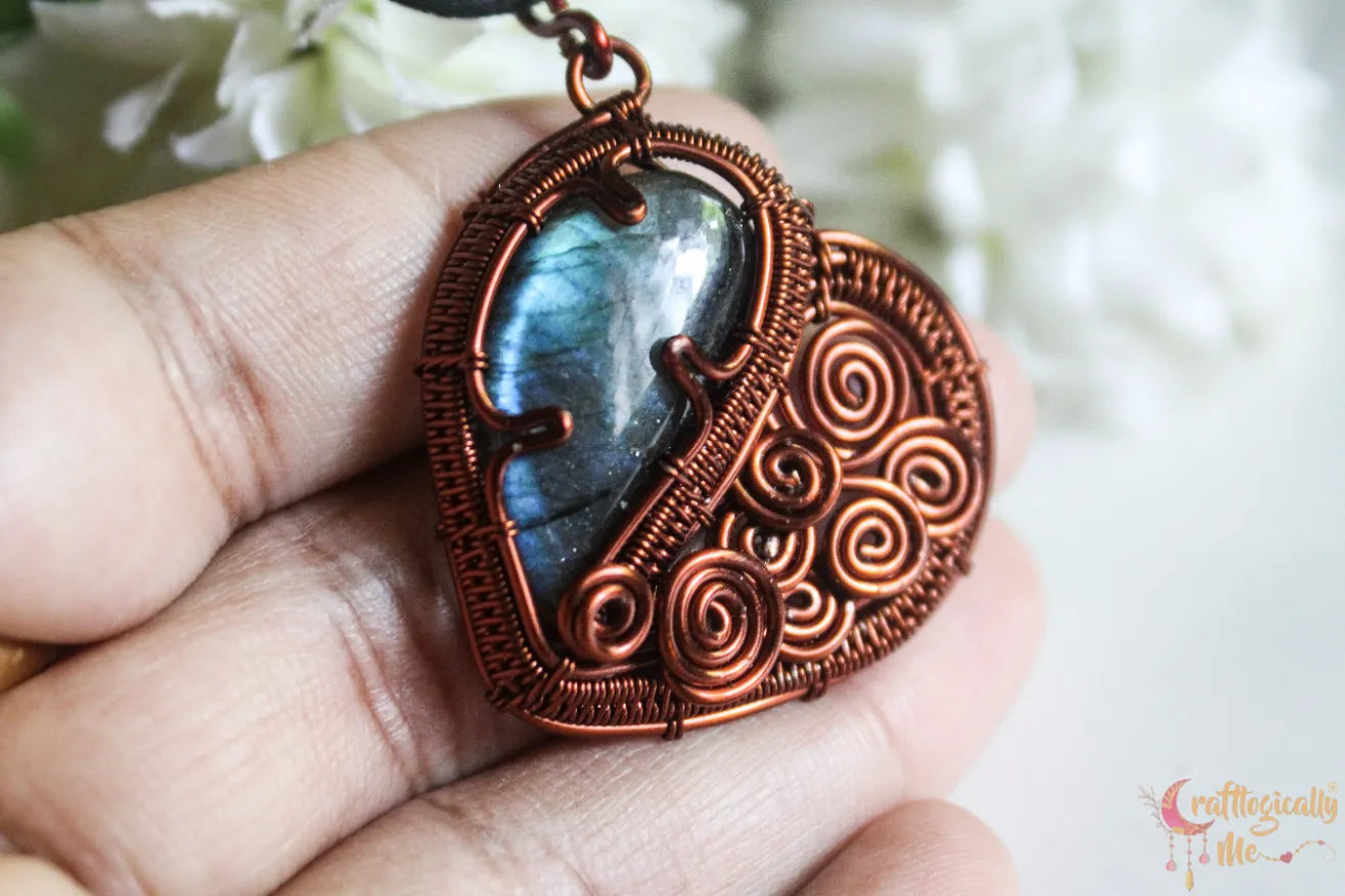 Blue Labradorite Heart Swirls Gemstone Pendant – Anti-Tarnish Copper Jewelry