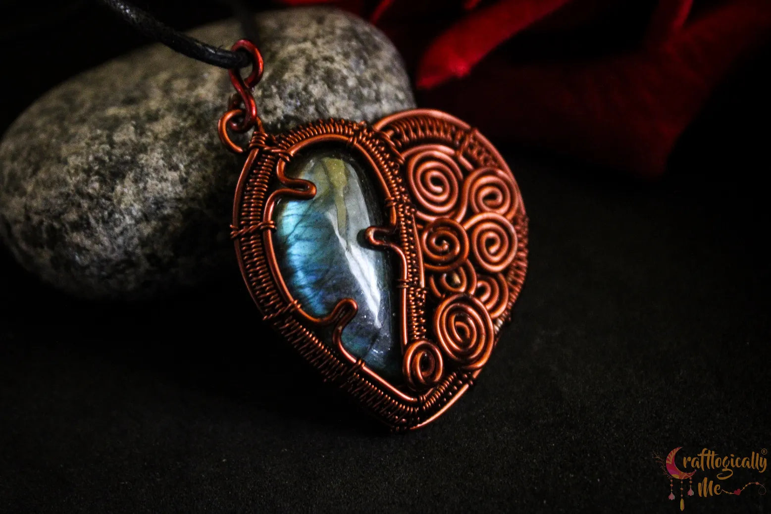 Blue Labradorite Heart Swirls Gemstone Pendant – Anti-Tarnish Copper Jewelry