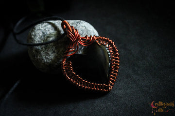 Black Onyx Braided Frame Gemstone Pendant – Anti-Tarnish Copper Jewelry