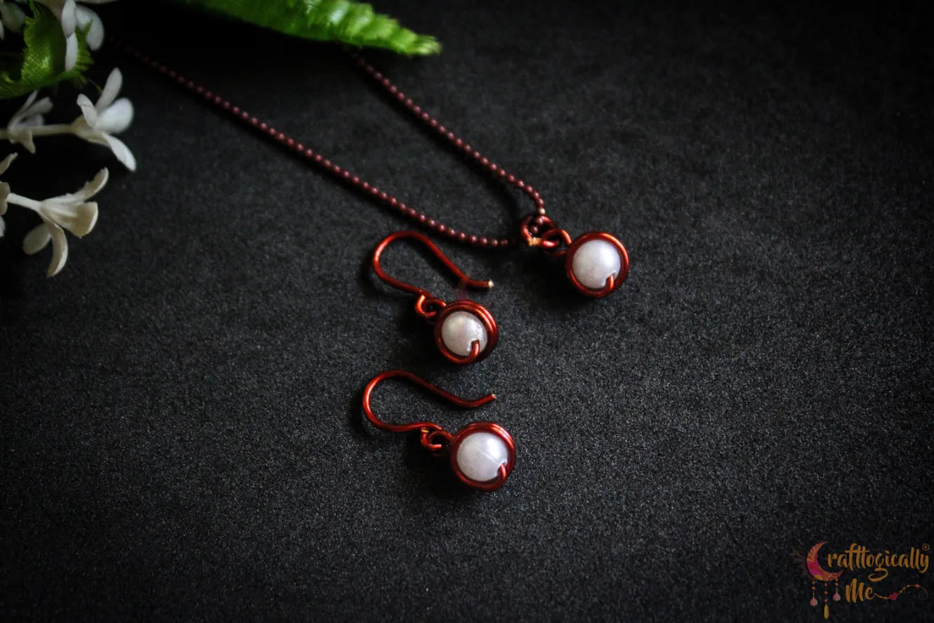 Minimalist Pearl Pendant Set – Handmade Pearl Jewelry