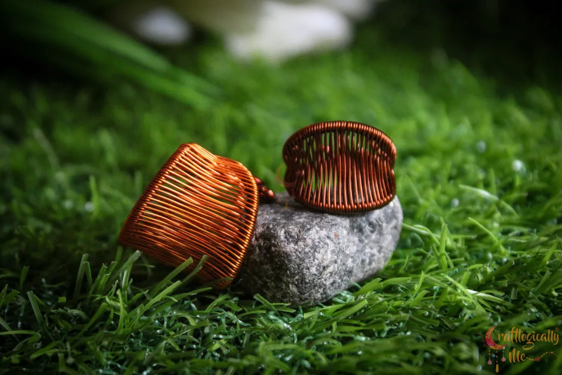 Leaf Wire Loom Ring – Handmade Nature-Inspired Adjustable Ring