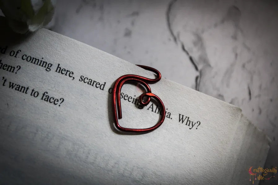 Heart Circle Bookmark – Handmade Wire Art Bookmark